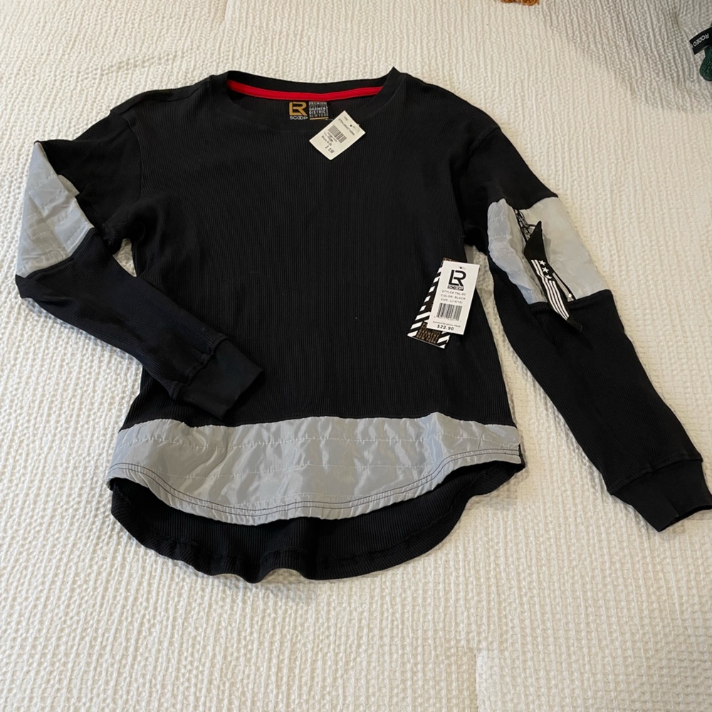 NWT Kids boys black long sleeved t-shirt size 14/16